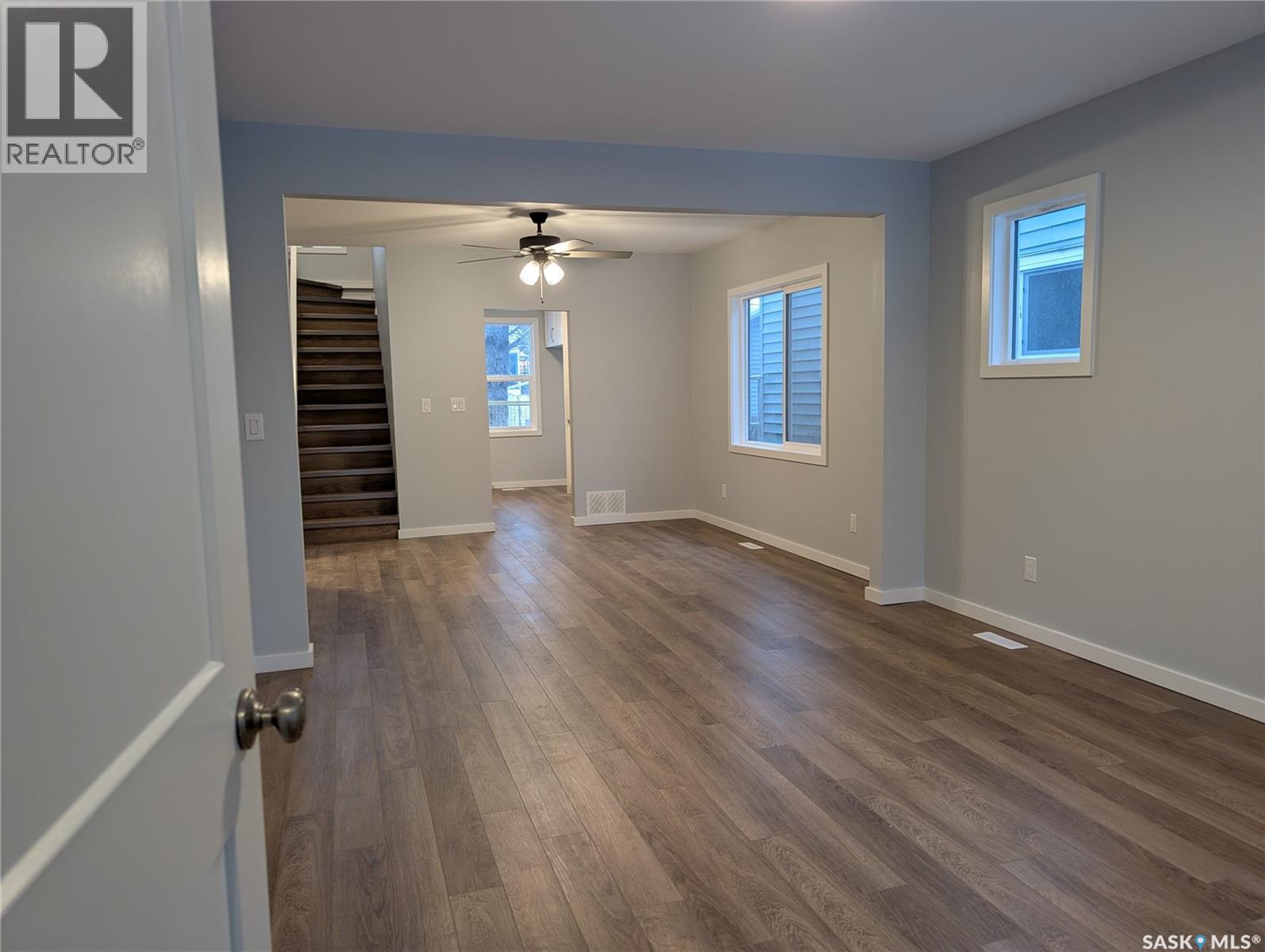 102 32nd Street W, Saskatoon, Saskatchewan  S7L 0S1 - Photo 3 - SK025144