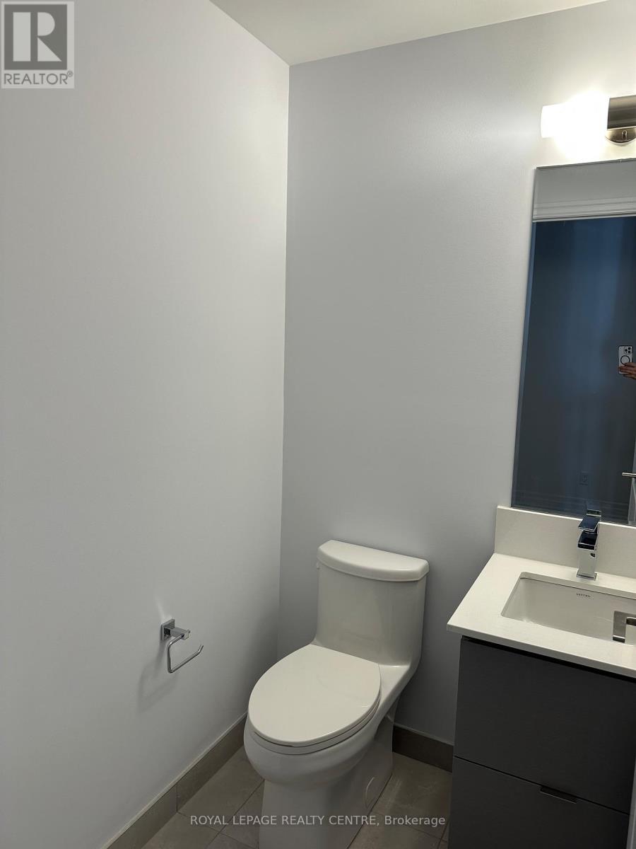 1903 - 36 Elm Drive W, Mississauga, Ontario  L5B 0N3 - Photo 13 - W12632292