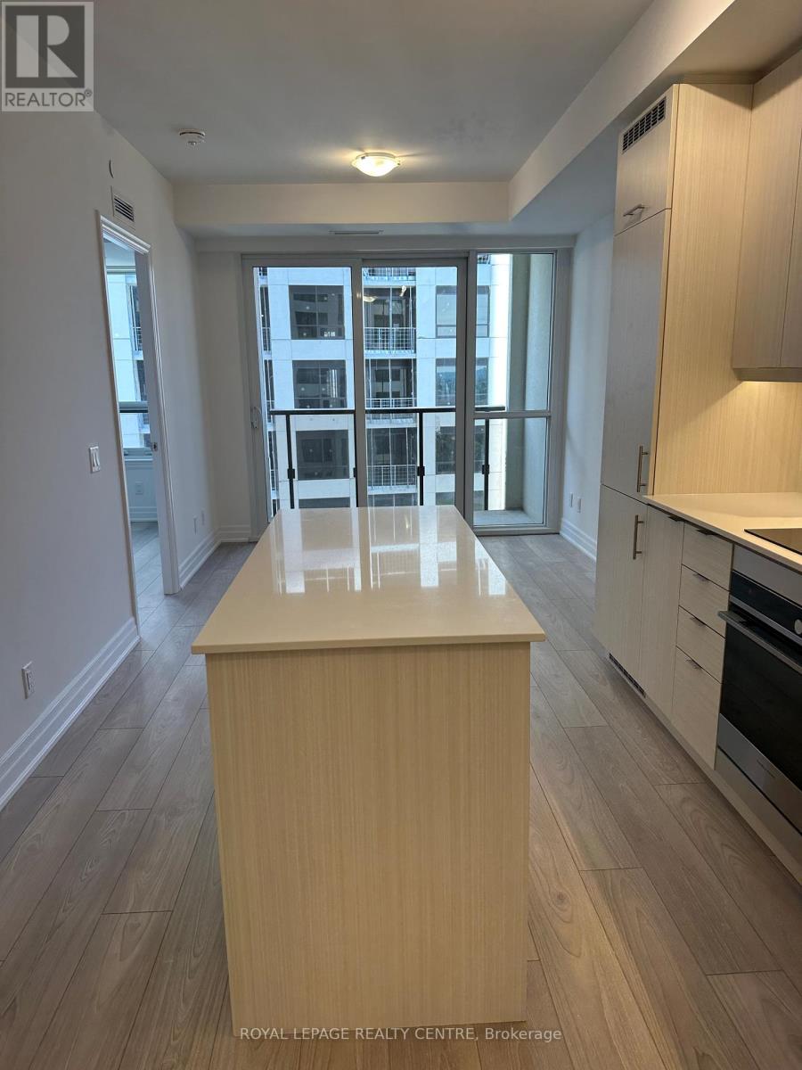 1903 - 36 Elm Drive W, Mississauga, Ontario  L5B 0N3 - Photo 5 - W12632292