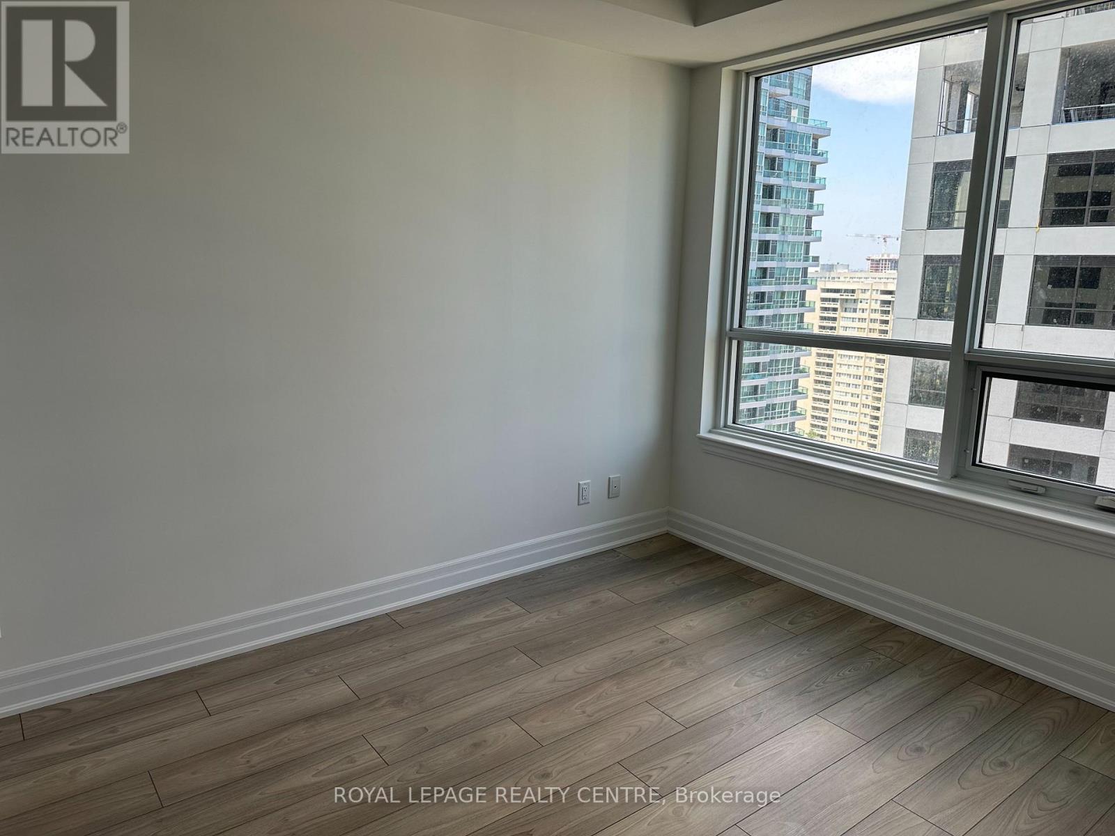 1903 - 36 Elm Drive W, Mississauga, Ontario  L5B 0N3 - Photo 9 - W12632292