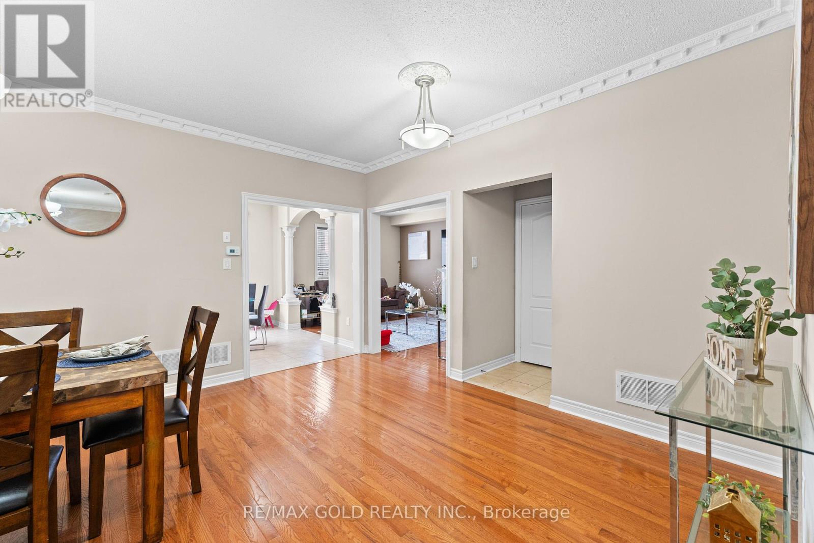 23 Runnymede Crescent, Brampton, Ontario  L6R 2L0 - Photo 10 - W12632294