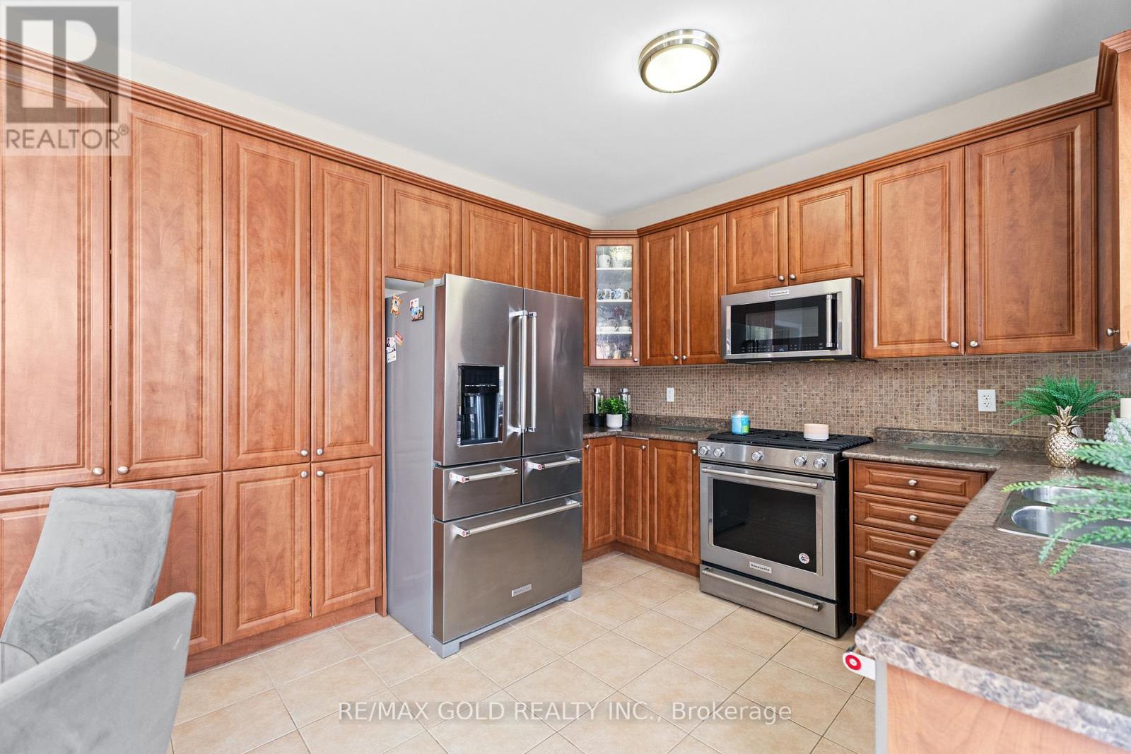 23 Runnymede Crescent, Brampton, Ontario  L6R 2L0 - Photo 15 - W12632294