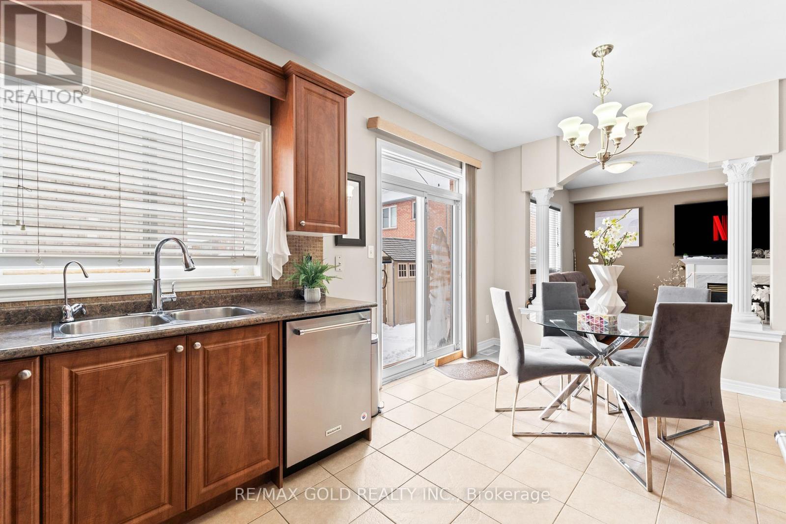 23 Runnymede Crescent, Brampton, Ontario  L6R 2L0 - Photo 17 - W12632294