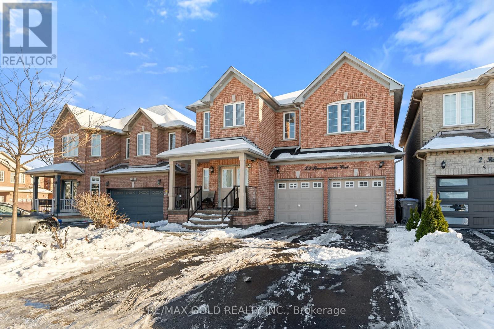 23 Runnymede Crescent, Brampton, Ontario  L6R 2L0 - Photo 3 - W12632294
