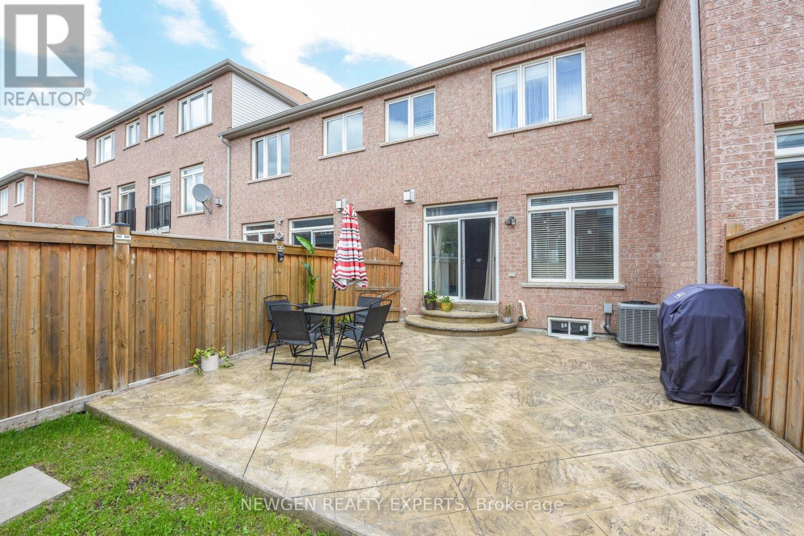 30 Lorenzo Circle, Brampton, Ontario  L6R 3N3 - Photo 13 - W12632300