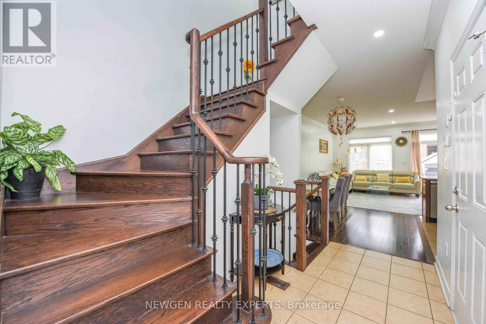 30 Lorenzo Circle, Brampton, Ontario  L6R 3N3 - Photo 15 - W12632300