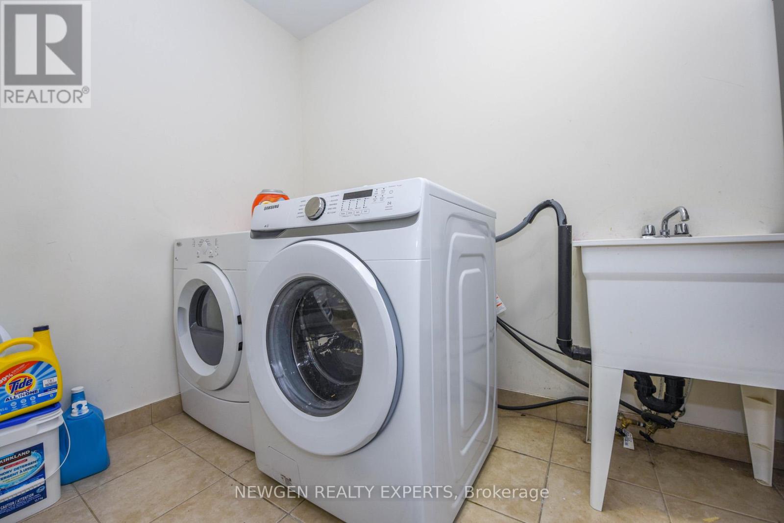 30 Lorenzo Circle, Brampton, Ontario  L6R 3N3 - Photo 19 - W12632300