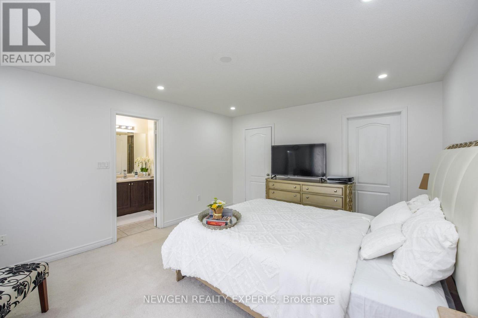 30 Lorenzo Circle, Brampton, Ontario  L6R 3N3 - Photo 22 - W12632300