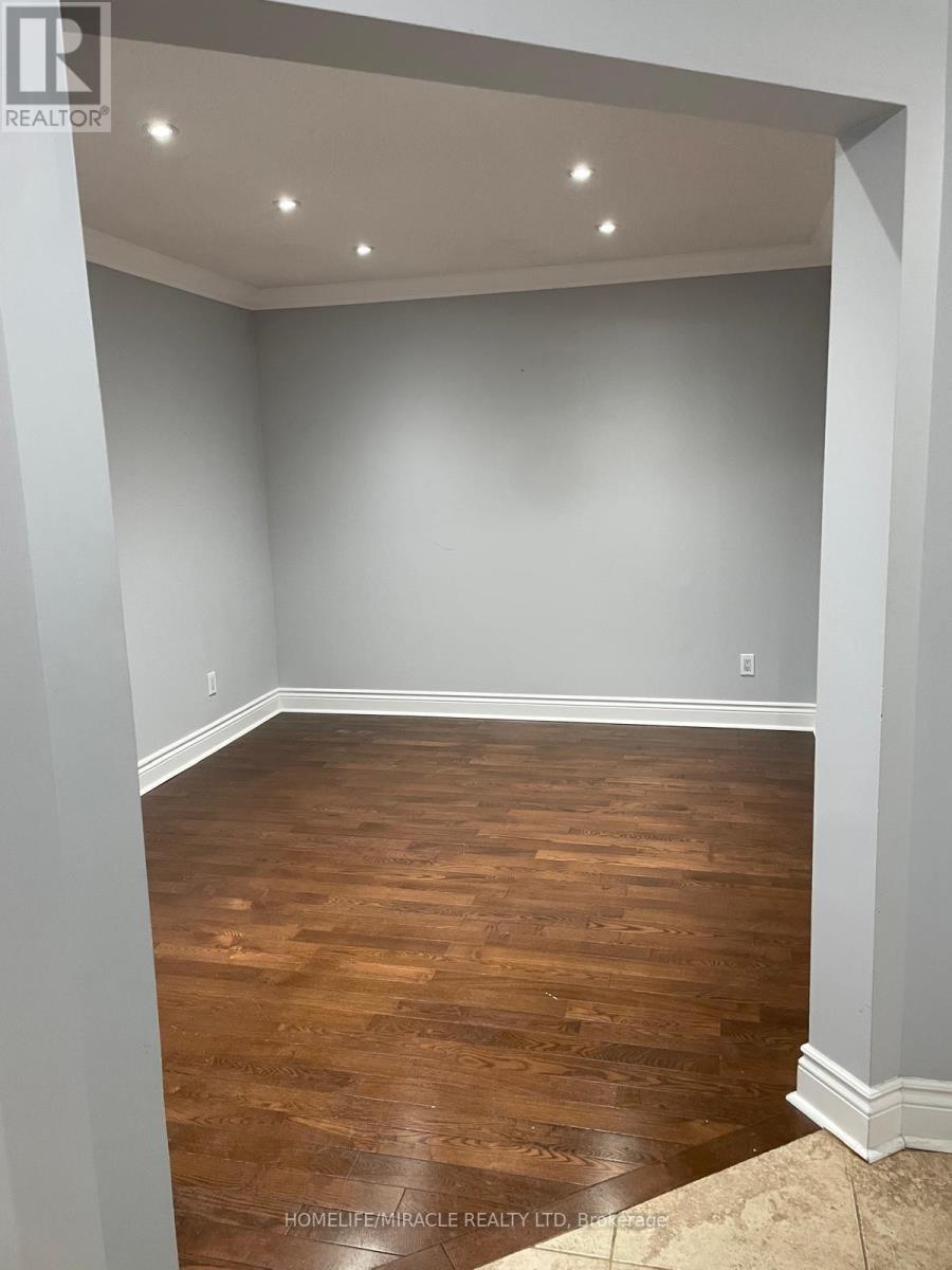 6 Smith Drive, Halton Hills, Ontario  L7G 5K6 - Photo 10 - W12632316