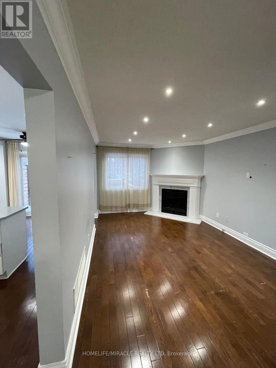 6 Smith Drive, Halton Hills, Ontario  L7G 5K6 - Photo 2 - W12632316