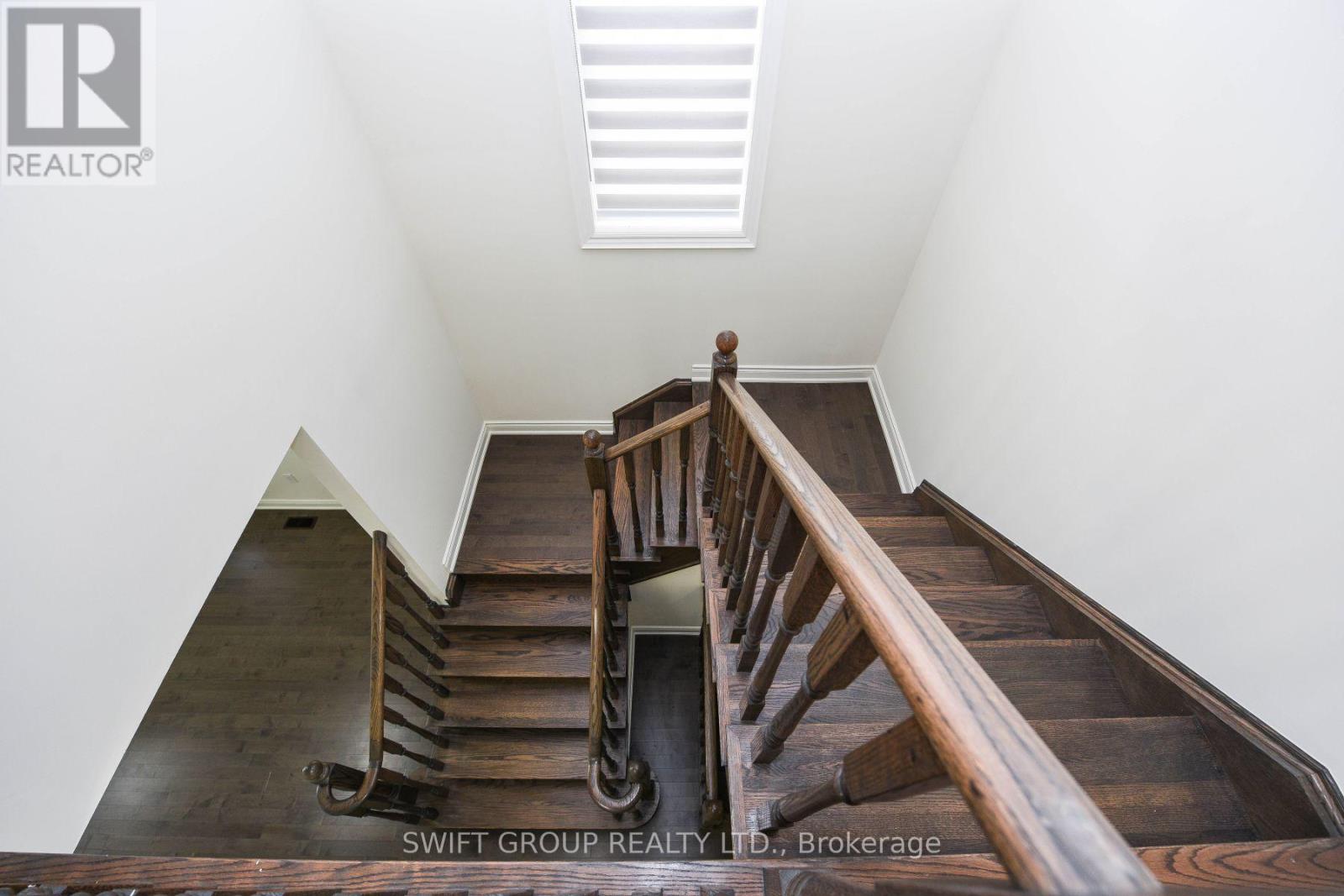 Upper - 24 Dotchson Avenue, Caledon, Ontario  L7C 4G6 - Photo 14 - W12632322