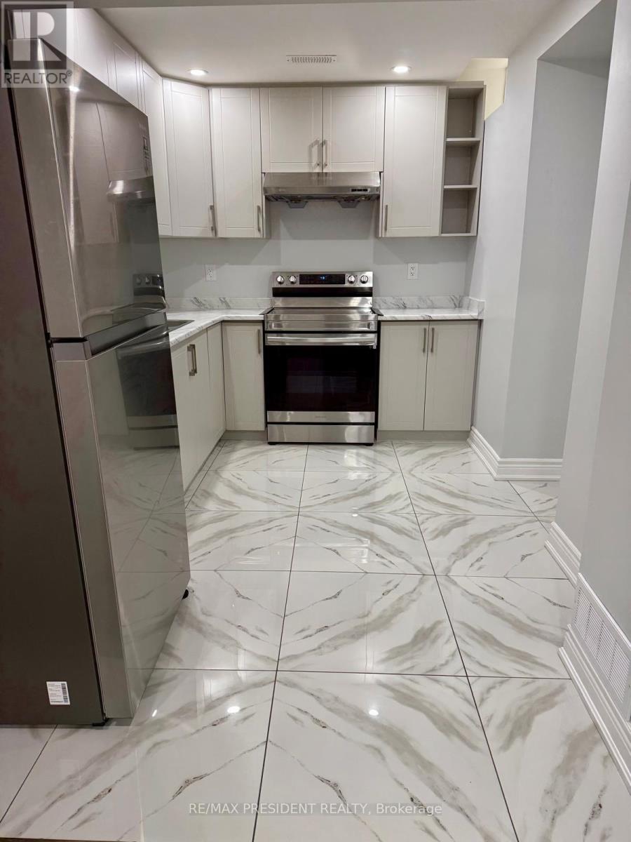 75 Thornbush Boulevard, Brampton, Ontario  L7A 4J9 - Photo 4 - W12632324