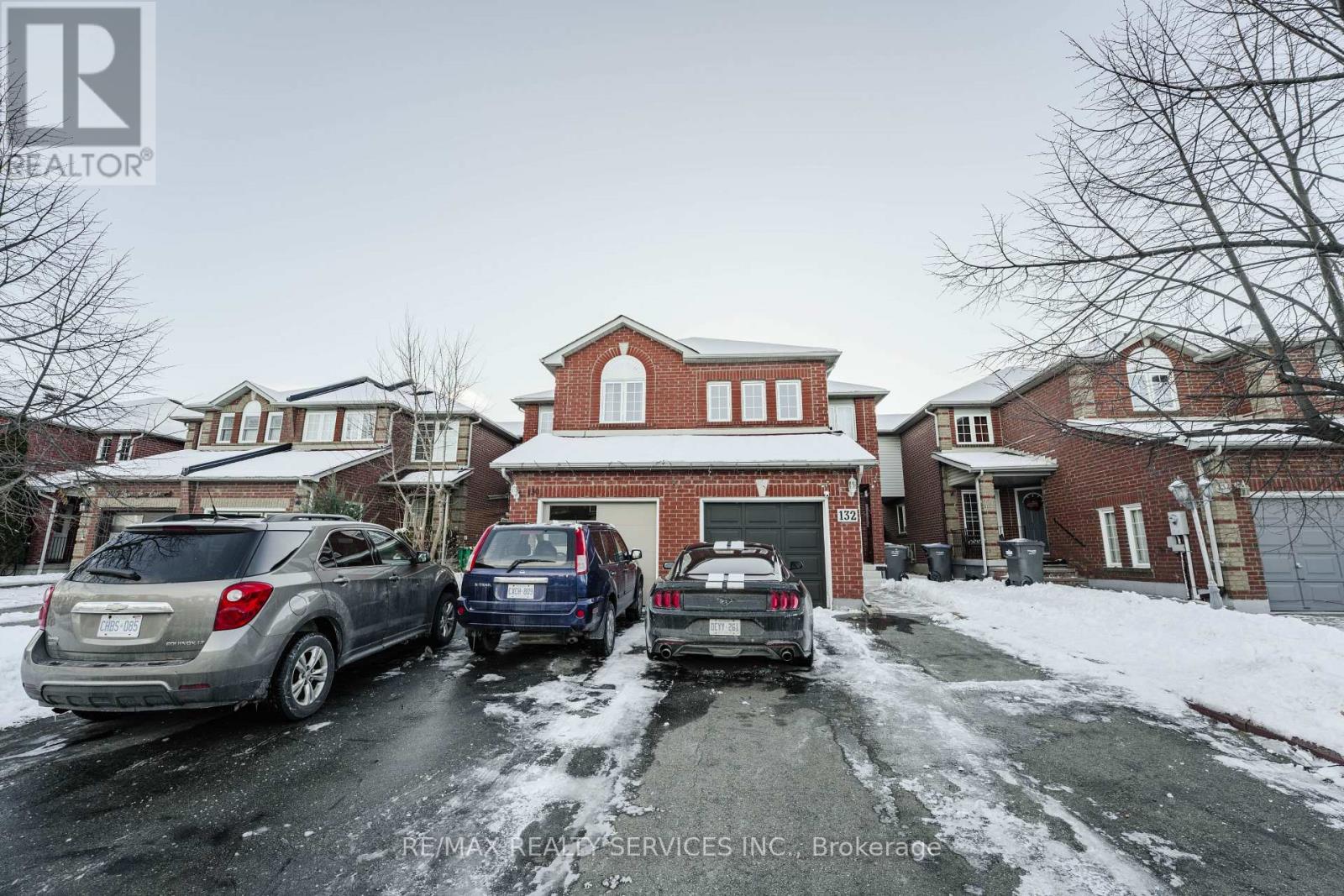 132 LAURAGLEN CRESCENT, Brampton, Ontario