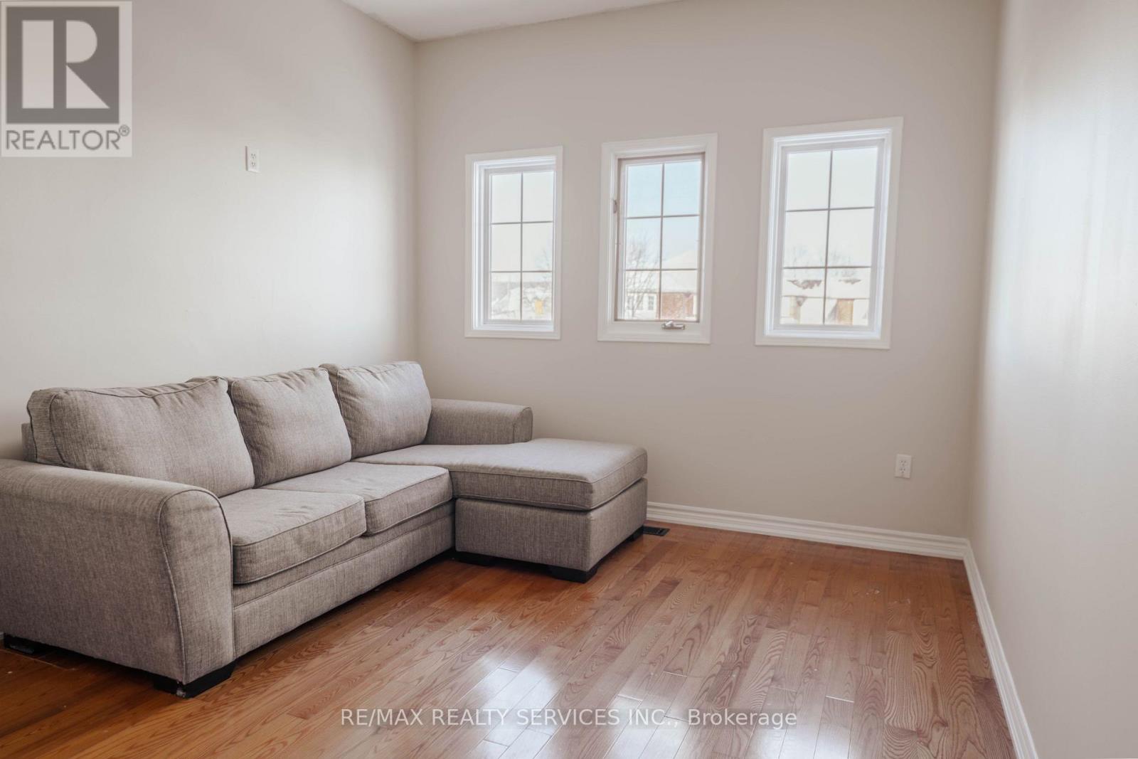 132 Lauraglen Crescent, Brampton, Ontario  L6Y 5A3 - Photo 18 - W12632334