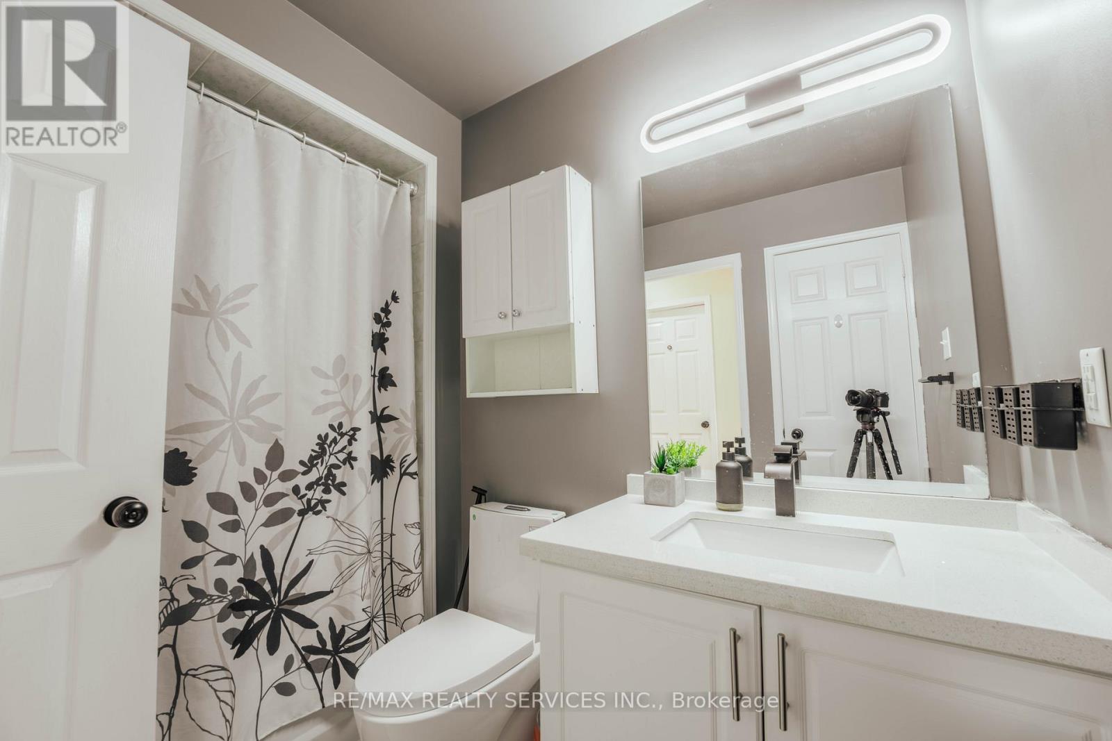 132 Lauraglen Crescent, Brampton, Ontario  L6Y 5A3 - Photo 25 - W12632334