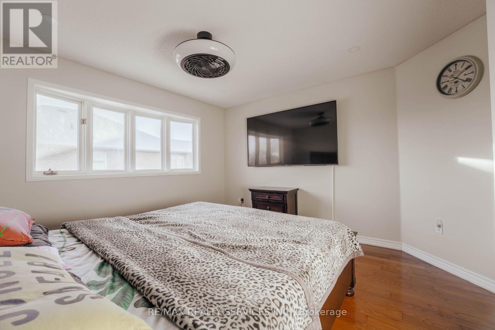 132 Lauraglen Crescent, Brampton, Ontario  L6Y 5A3 - Photo 30 - W12632334