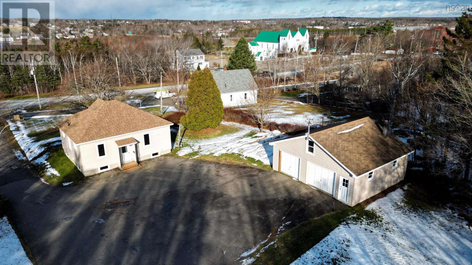 17 Howie Drive, Sydney River, Nova Scotia  B1S 1K8 - Photo 2 - 202529417