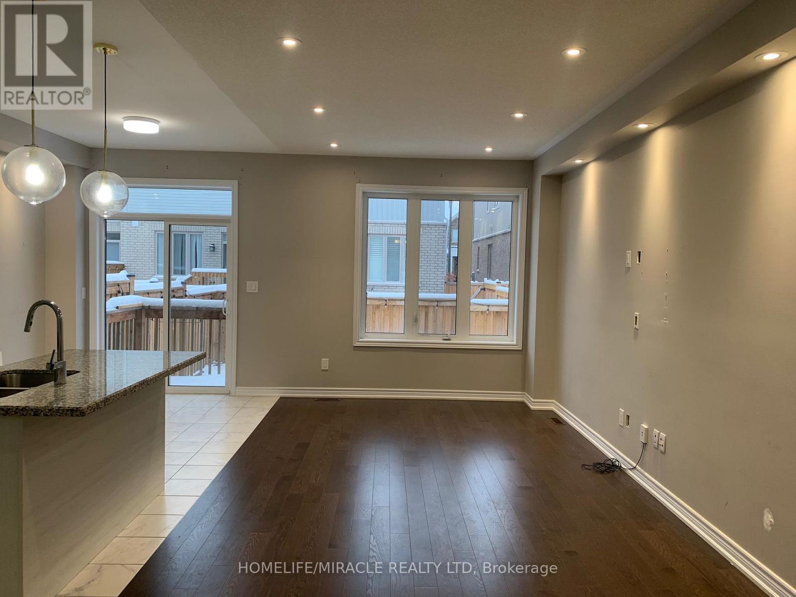 72 Clifford Crescent, New Tecumseth, Ontario  L0G 1W0 - Photo 6 - N12632284