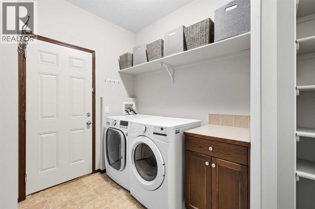 155 Sunset Close, Cochrane, Alberta T4C 0B2 - Photo 21 - A2267391