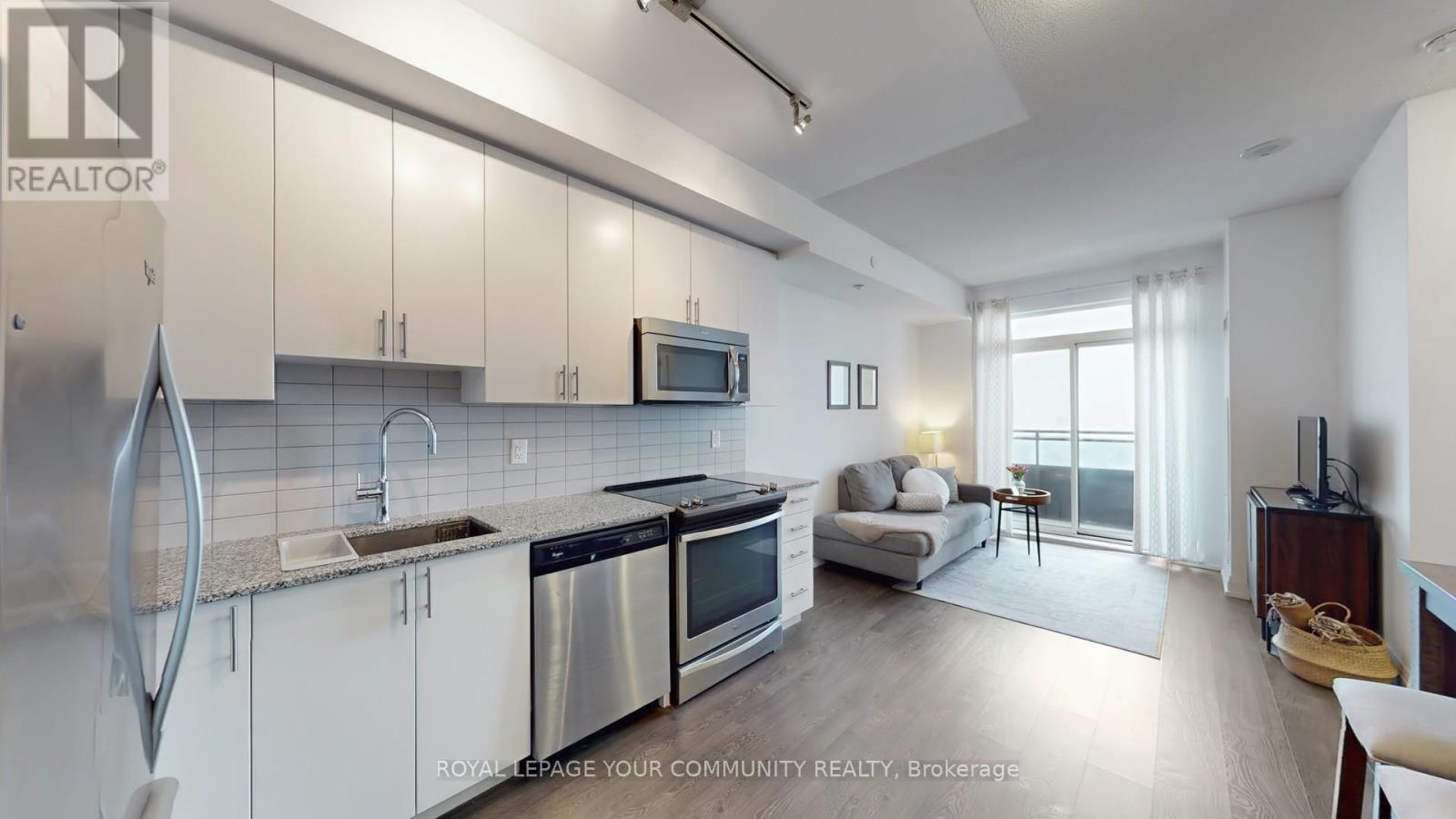 1014 - 7900 Bathurst Street, Vaughan, Ontario  L4J 0J9 - Photo 2 - N12629576