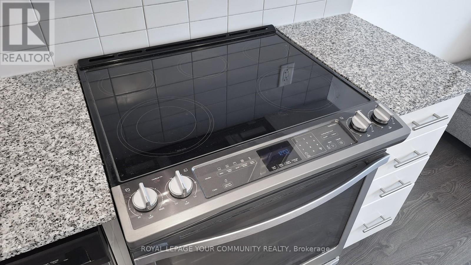 1014 - 7900 Bathurst Street, Vaughan, Ontario  L4J 0J9 - Photo 10 - N12629576