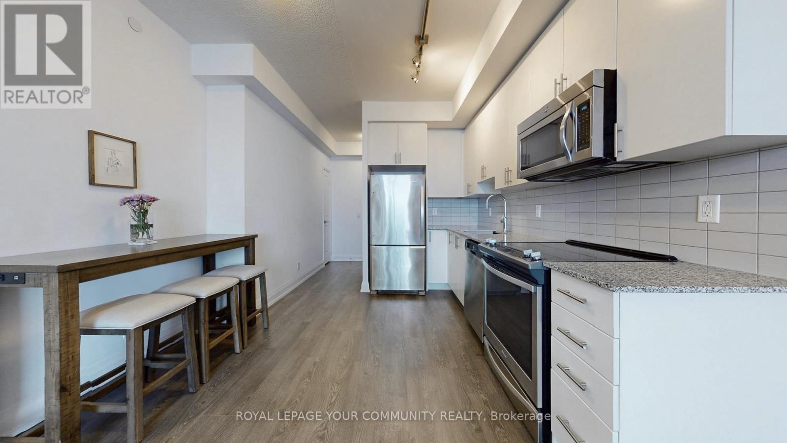 1014 - 7900 Bathurst Street, Vaughan, Ontario  L4J 0J9 - Photo 8 - N12629576