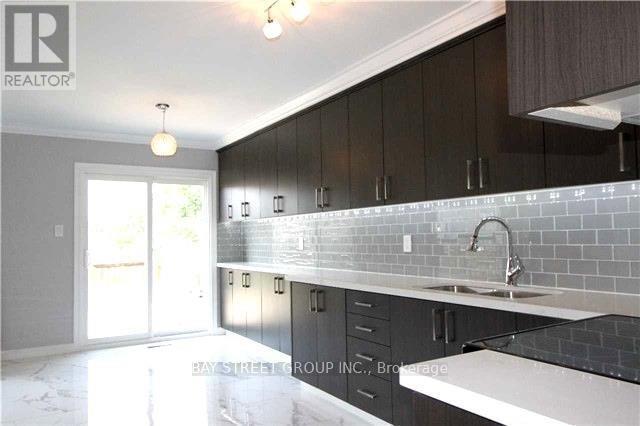 9 Charles Alfred Crescent N, Markham, Ontario  L3S 2B6 - Photo 4 - N12632346