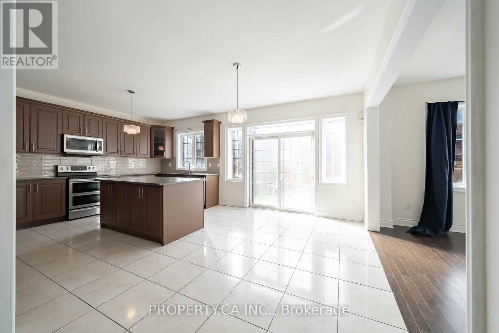 4 Landview Road, Brampton, Ontario  L6P 4G4 - Photo 13 - W12632336