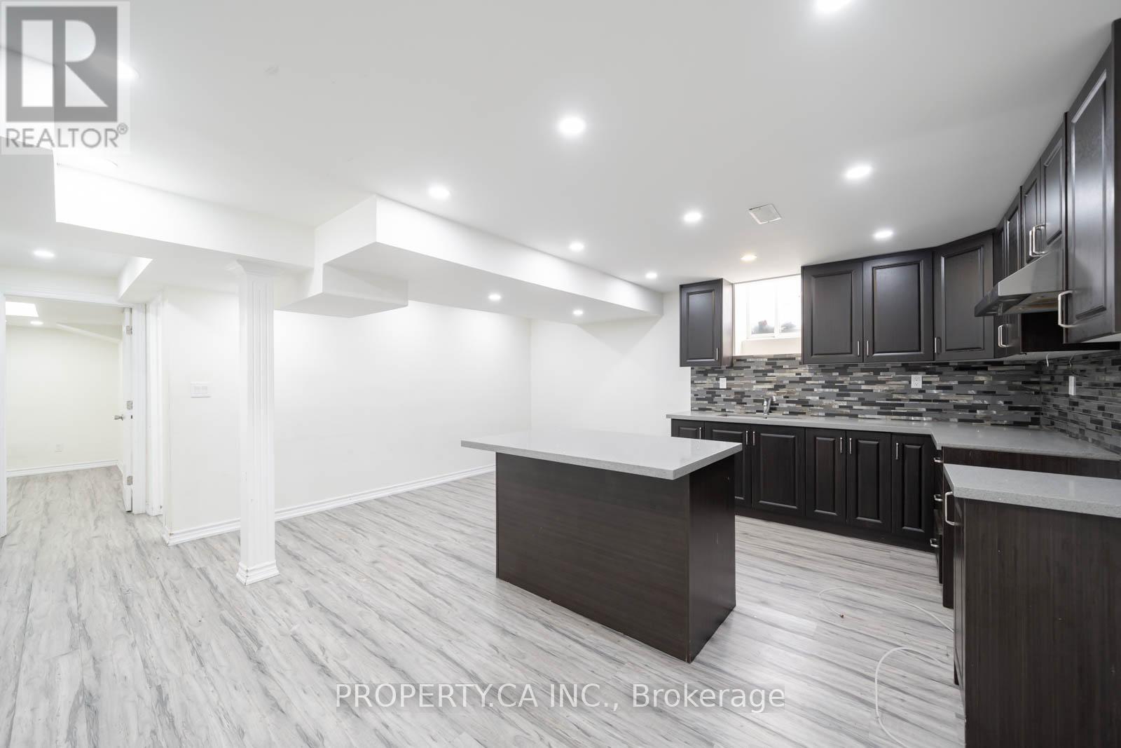 4 Landview Road, Brampton, Ontario  L6P 4G4 - Photo 23 - W12632336