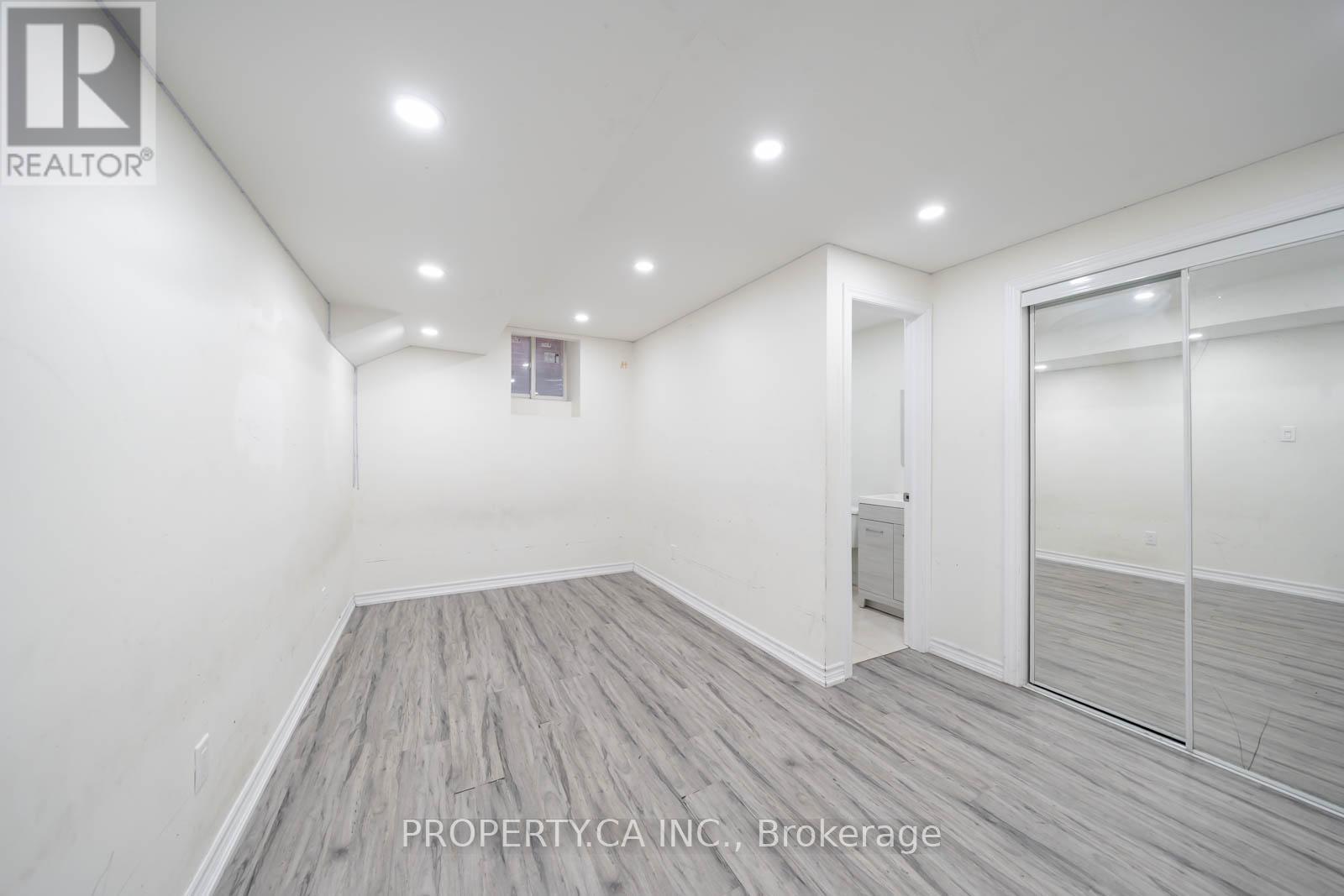 4 Landview Road, Brampton, Ontario  L6P 4G4 - Photo 24 - W12632336