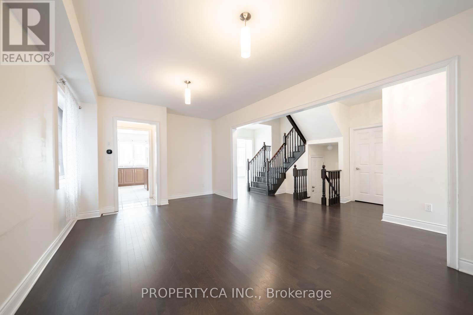 4 Landview Road, Brampton, Ontario  L6P 4G4 - Photo 8 - W12632336