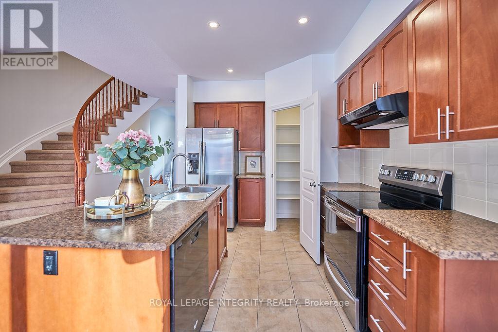 870 Fletcher Circle, Ottawa, Ontario K2T 0B8 - Photo 9 - X12632364