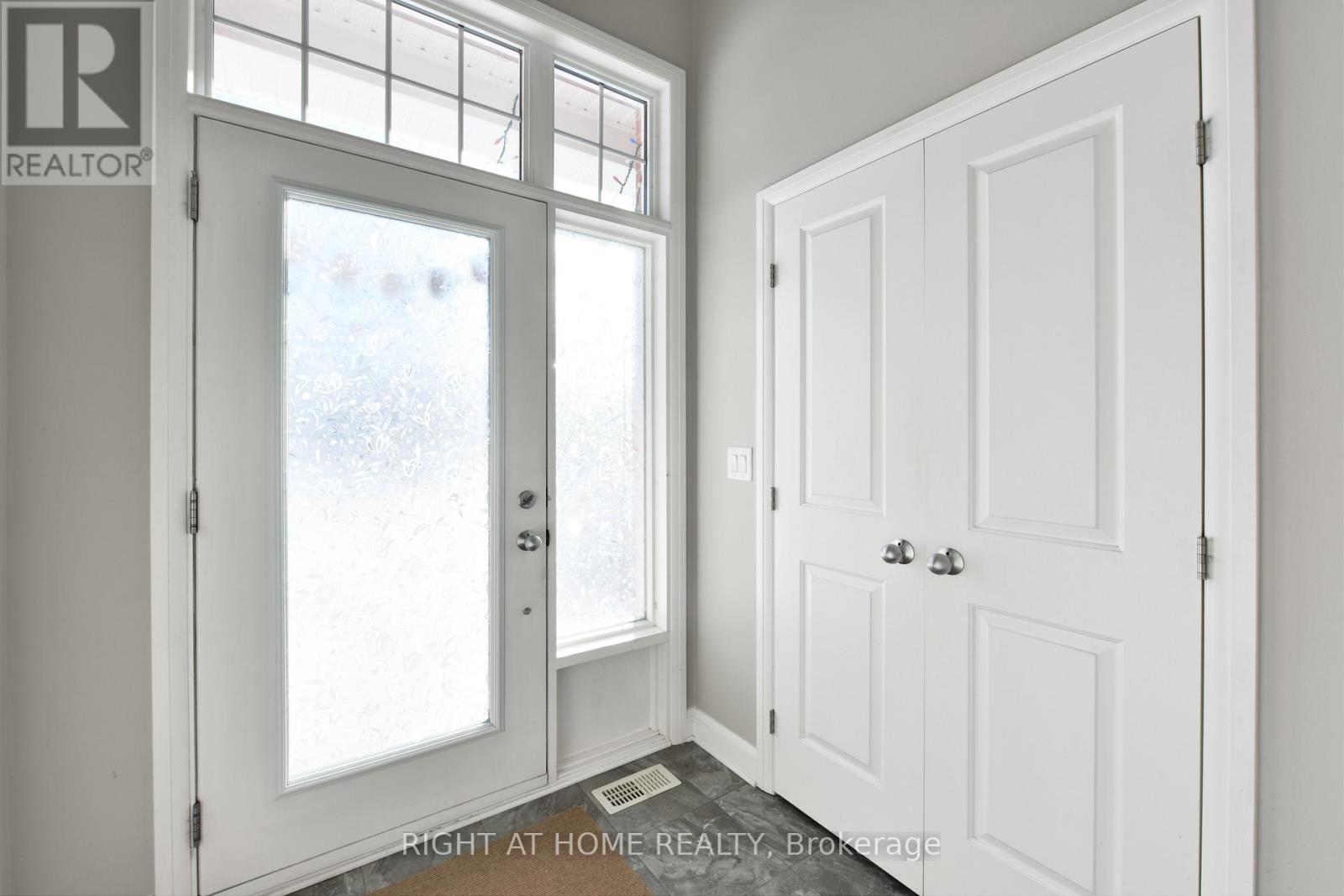 77 Arkose Street, Ottawa, Ontario  K2T 0M1 - Photo 2 - X12632366