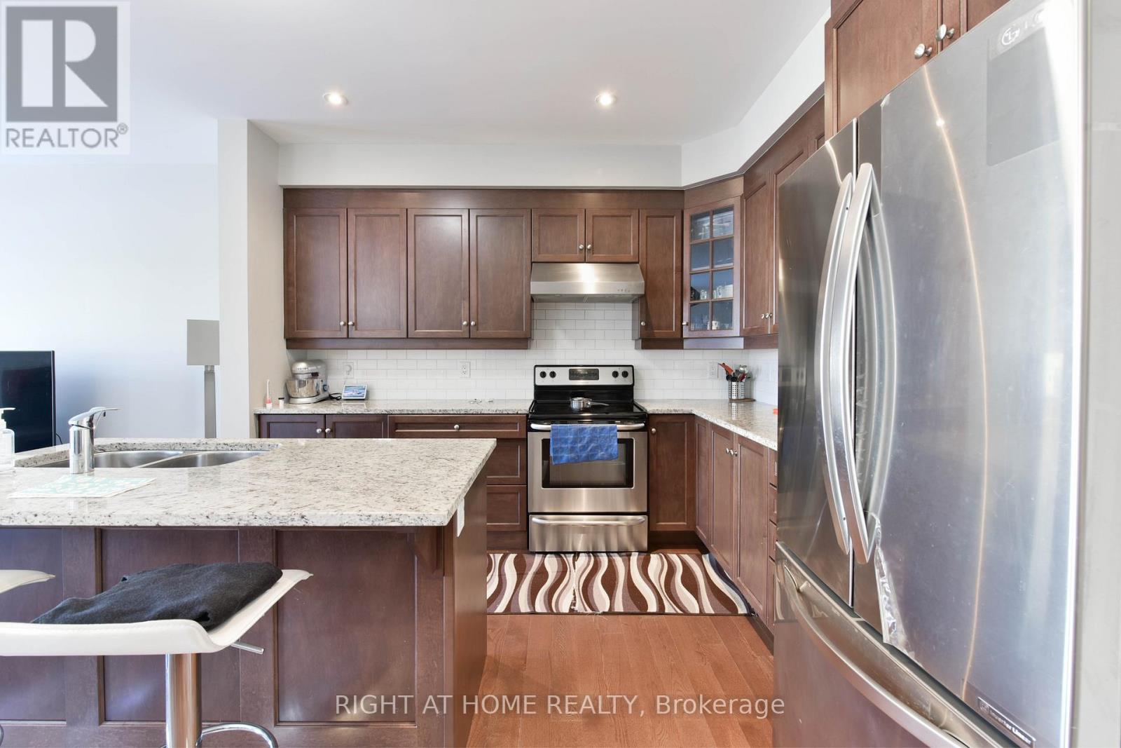 77 Arkose Street, Ottawa, Ontario  K2T 0M1 - Photo 6 - X12632366