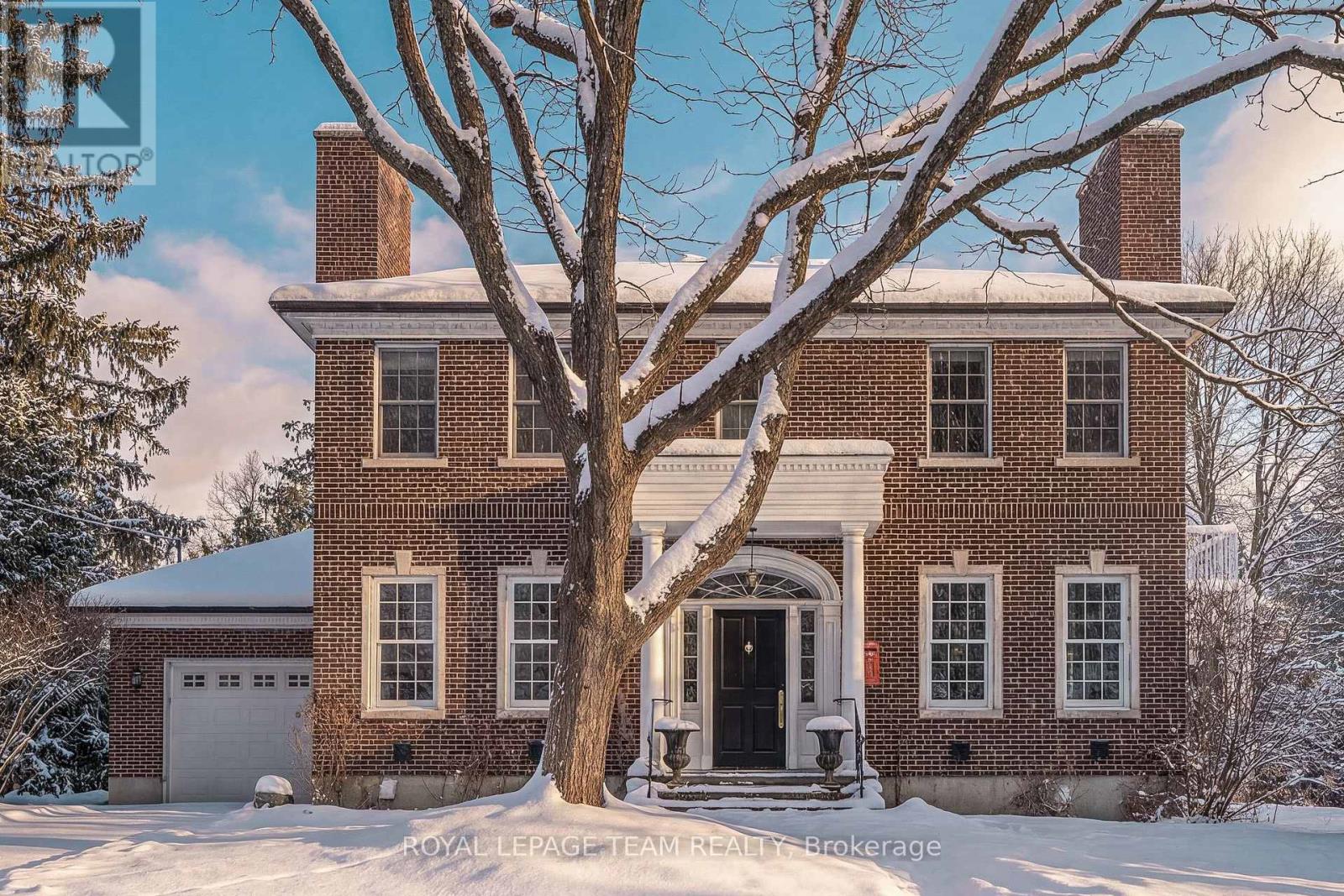 140 HOWICK STREET, Ottawa, Ontario