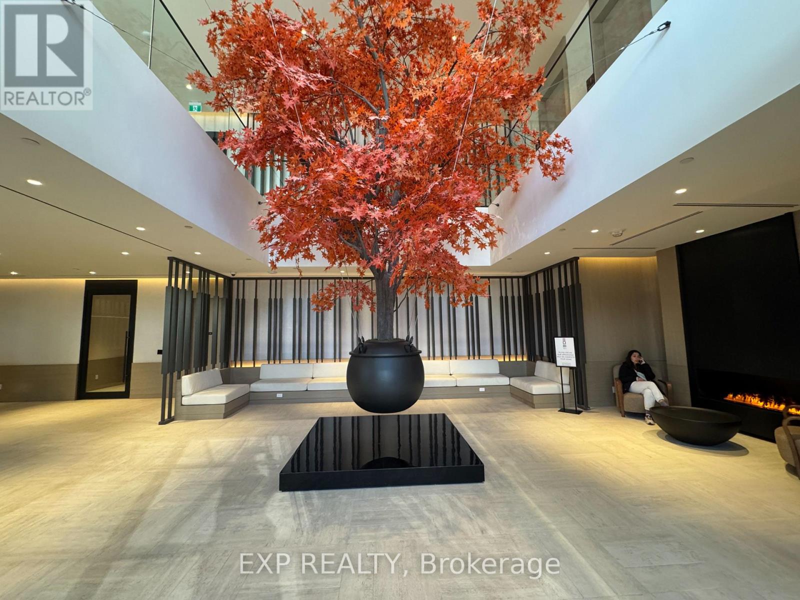 4401 - 4015 The Exchange, Mississauga, Ontario  L5B 0N9 - Photo 2 - W12632358