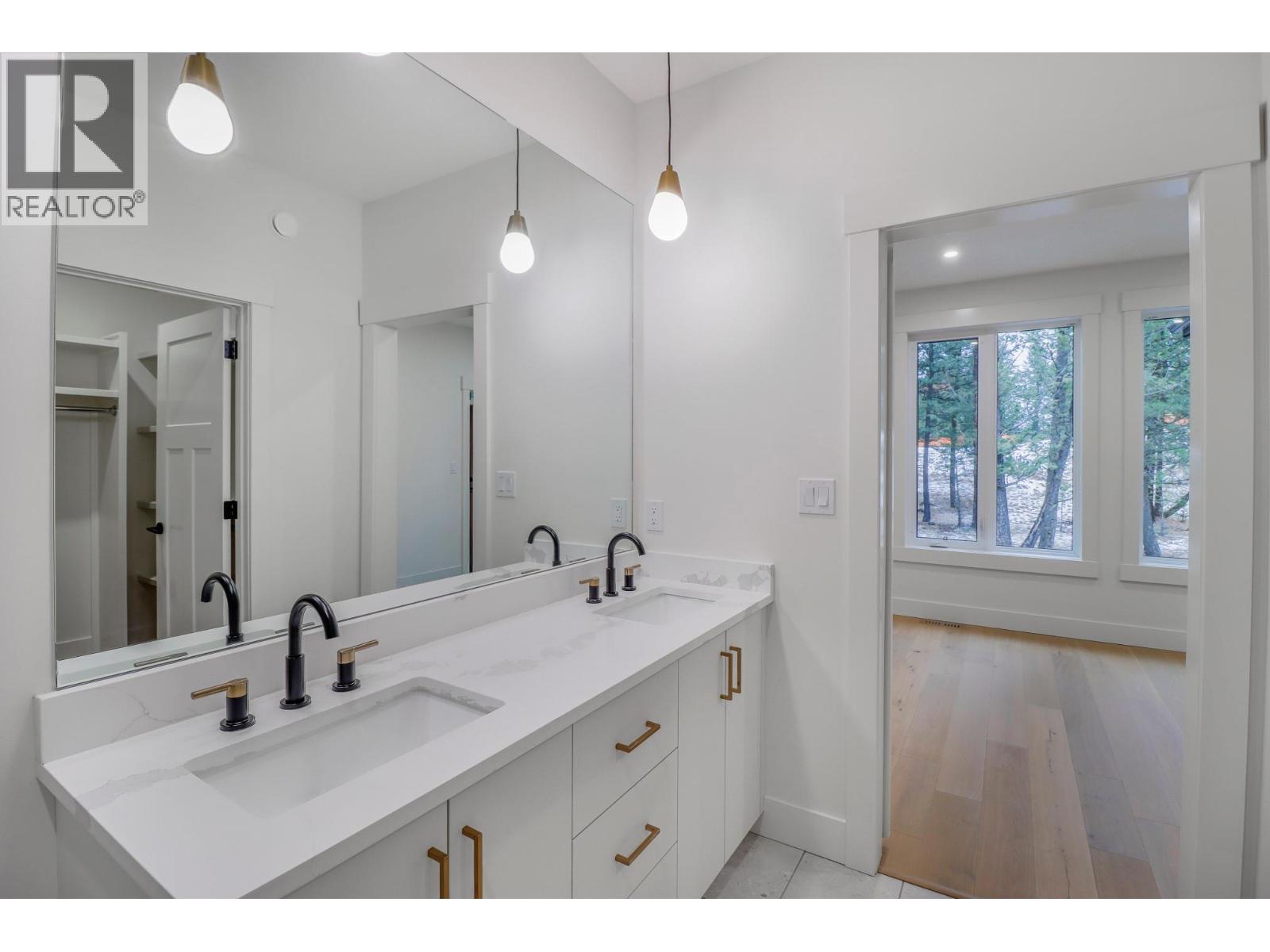 128 Shadow  Mountain Boulevard, Cranbrook, British Columbia  V1C 0C6 - Photo 17 - 10371051