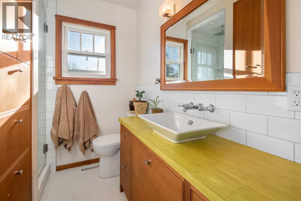 421 19 Avenue Ne, Calgary, Alberta  T2E 1P4 - Photo 11 - A2274869