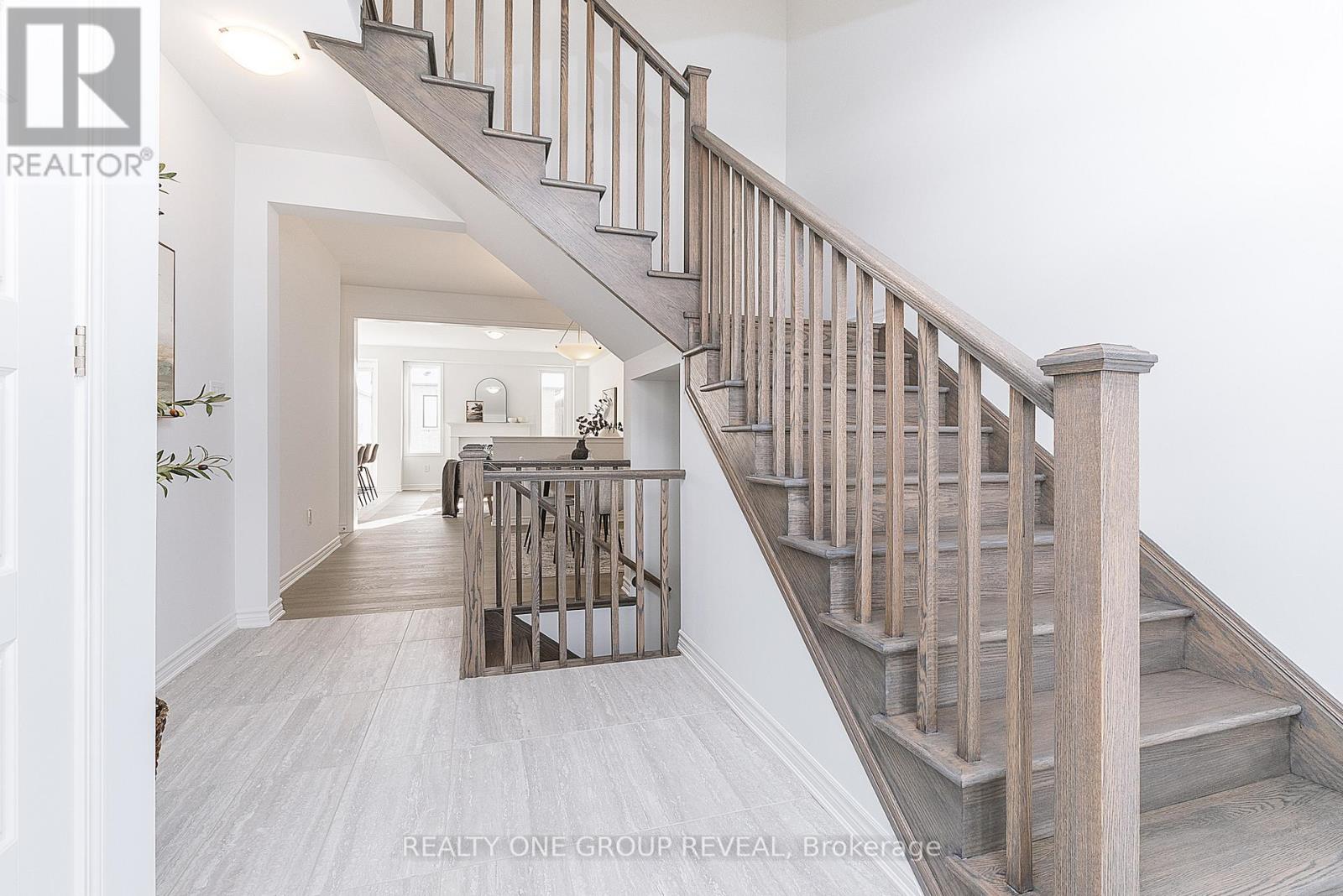 3352 Marchington Square, Pickering, Ontario  L1X 0N1 - Photo 3 - E12632378