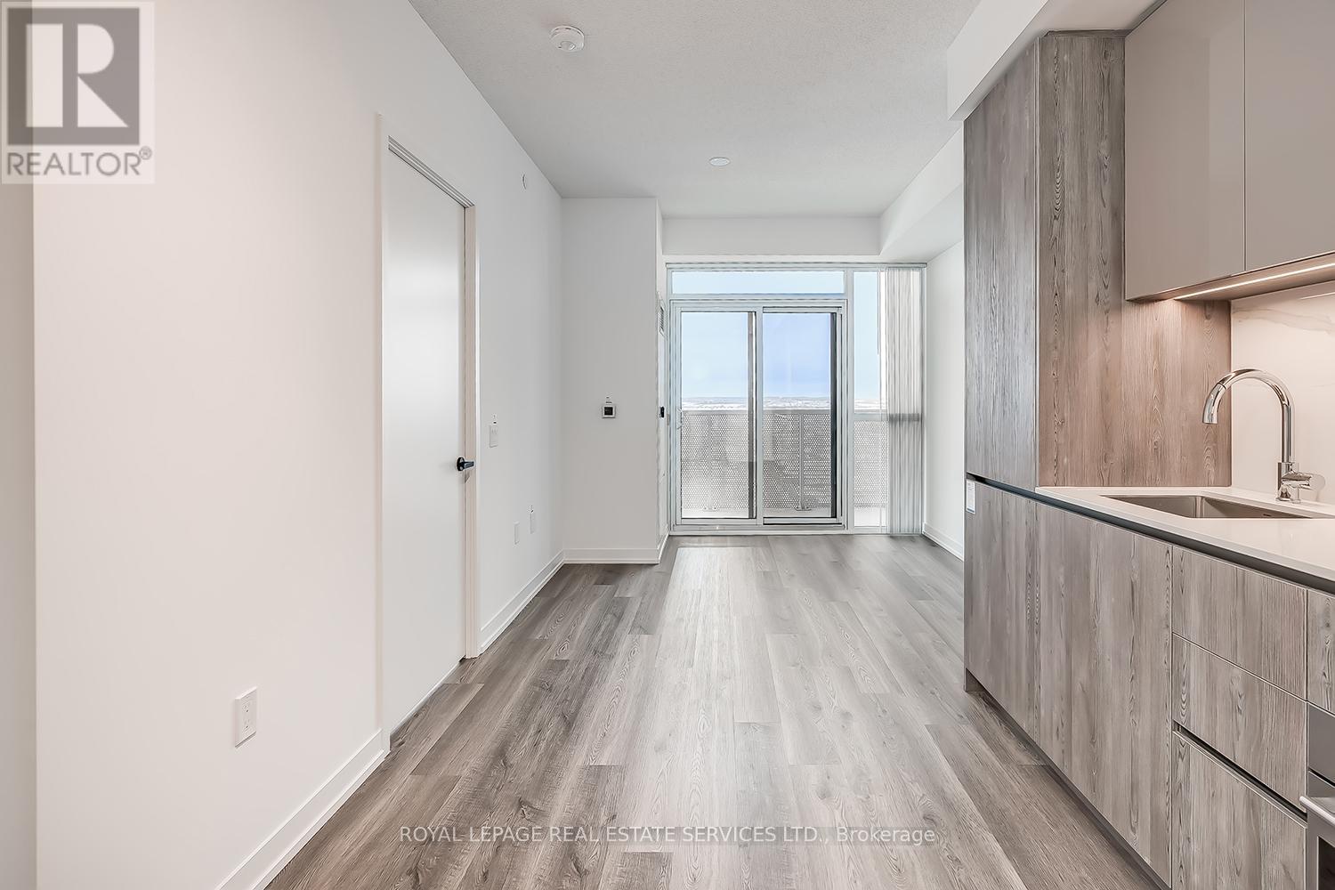 4303 - 8 Interchange Way, Vaughan, Ontario  L4K 0R2 - Photo 7 - N12632376