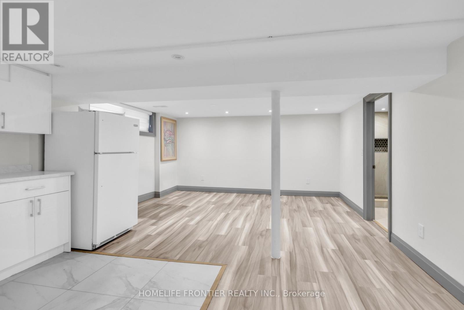 61 Sundial Crescent, Toronto, Ontario  M4A 2J7 - Photo 17 - C12614678