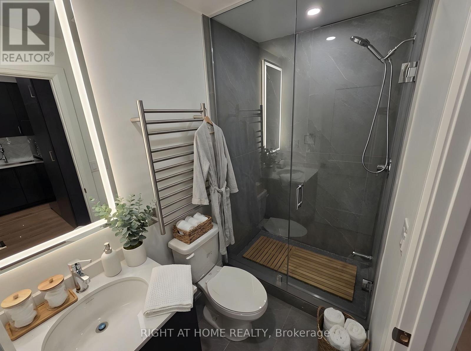 1f - 55 Camberwell Road, Toronto, Ontario  M6C 3E7 - Photo 11 - C12631412