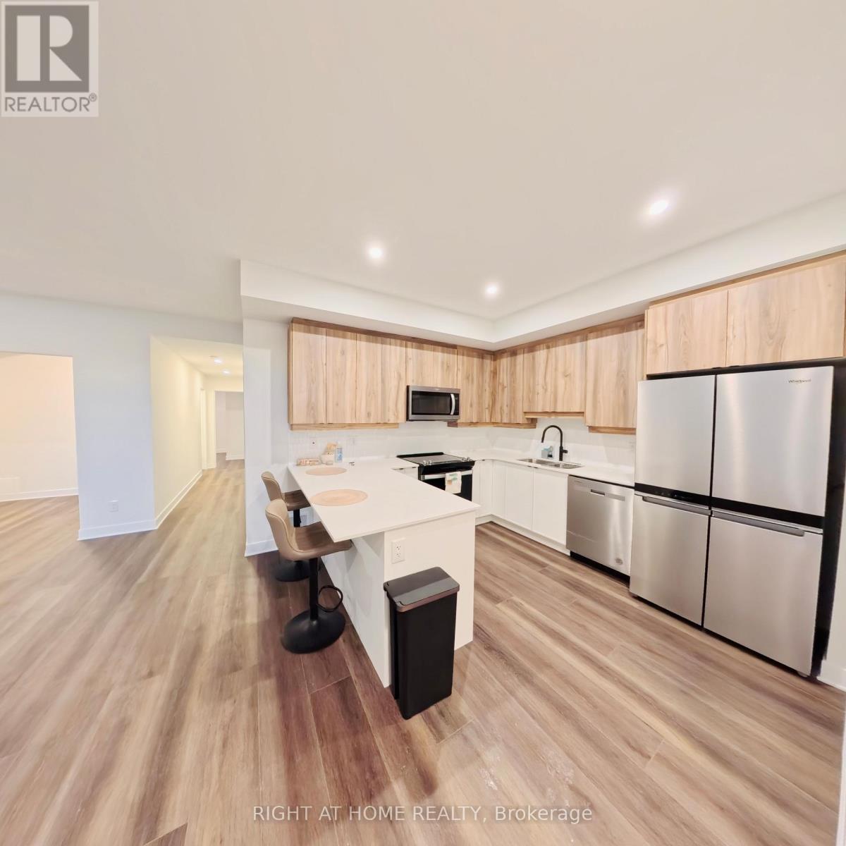 J - 4787j Bank Street, Ottawa, Ontario  K1T 0Z9 - Photo 3 - X12632390