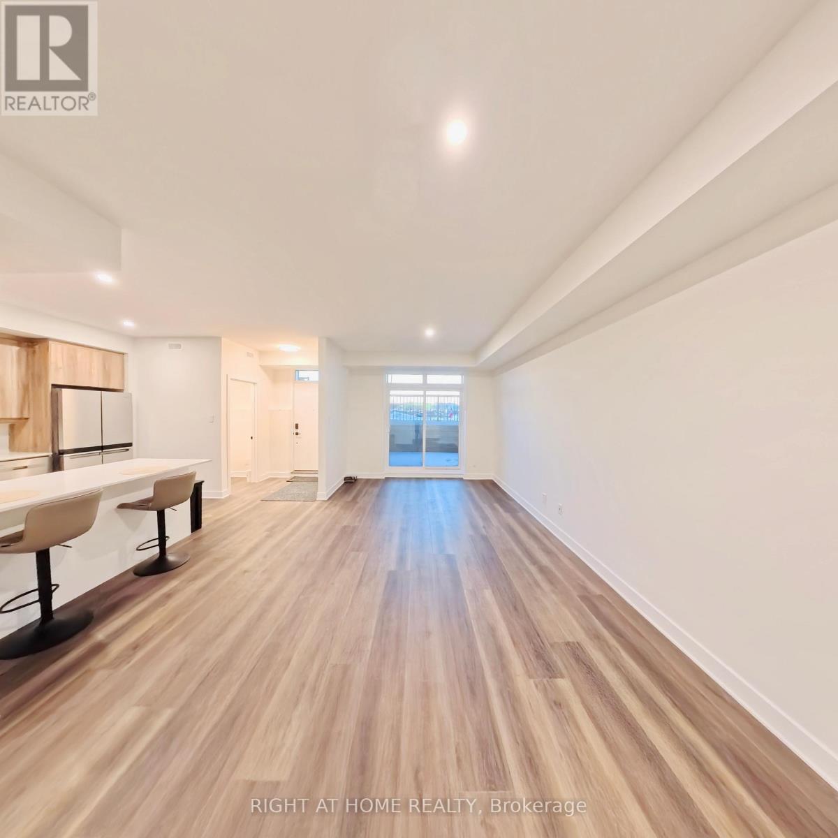 J - 4787j Bank Street, Ottawa, Ontario  K1T 0Z9 - Photo 4 - X12632390