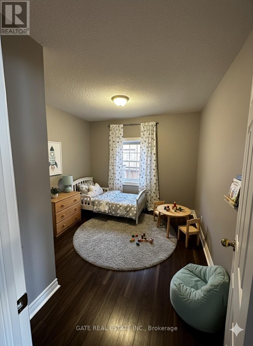 86 Bond Crescent, Richmond Hill, Ontario  L4E 3K7 - Photo 4 - N12548096