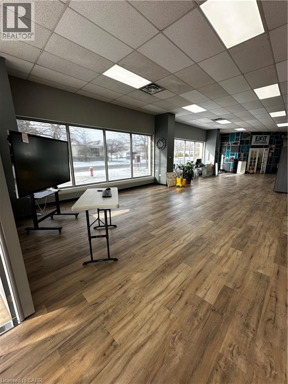 2279 Fairview Street Unit# 1, Burlington, Ontario  L7R 2E3 - Photo 6 - 40793824