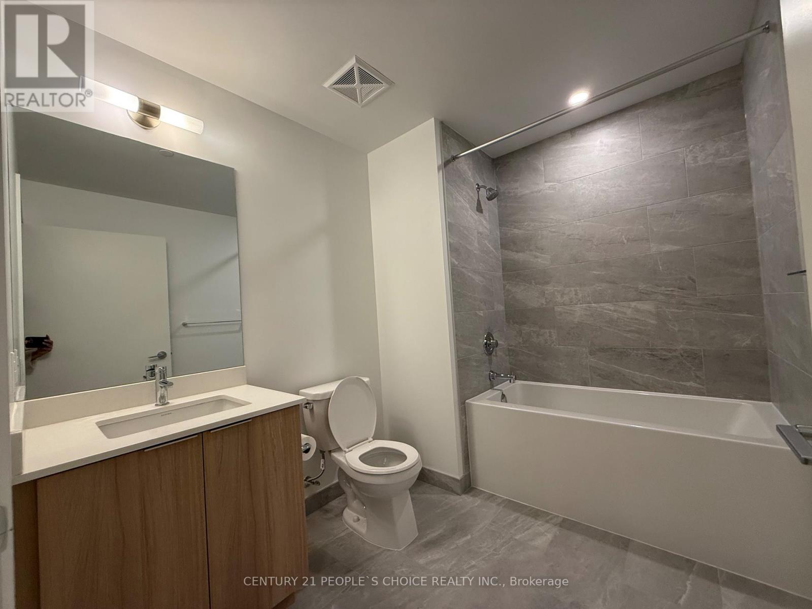 3512 - 395 Square One Drive W, Mississauga, Ontario  L5B 0P6 - Photo 6 - W12628988