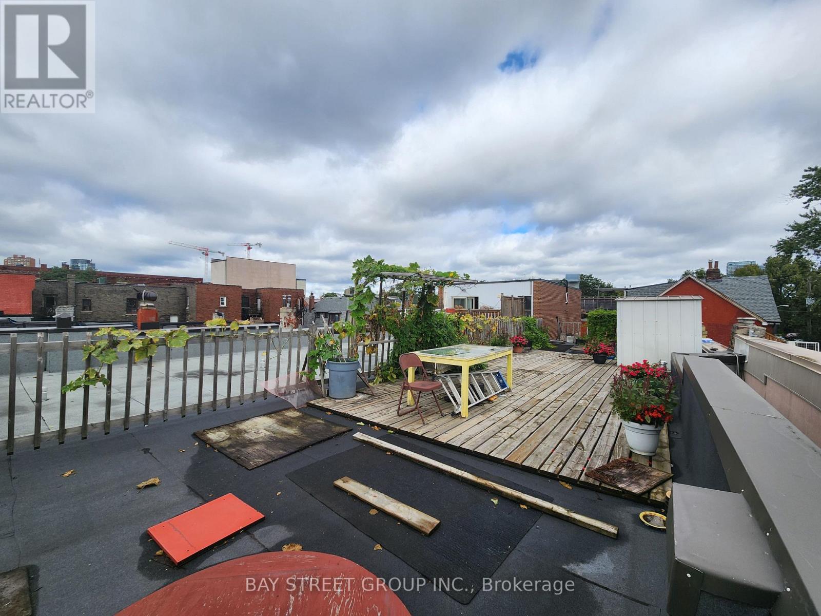 1266 Bloor Street W, Toronto, Ontario  M6H 1N8 - Photo 5 - W12632382