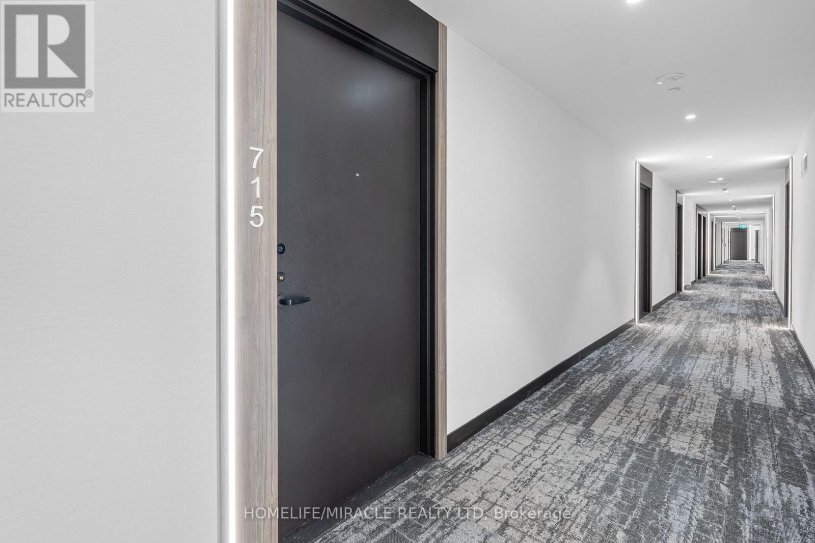 715 - 220 Missinnihe Way, Mississauga (Port Credit), Ontario  L5H 0A9 - Photo 4 - W12632386