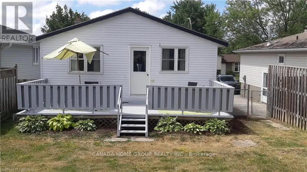 640 Johnston Crescent, Kincardine, Ontario  N2Z 1S7 - Photo 2 - X12632394